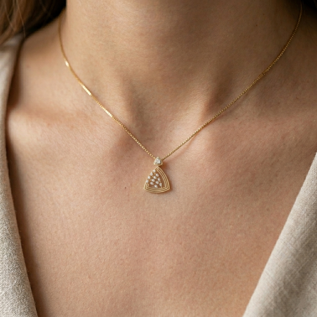 The Piramide Pendant - Lab Grown Diamonds