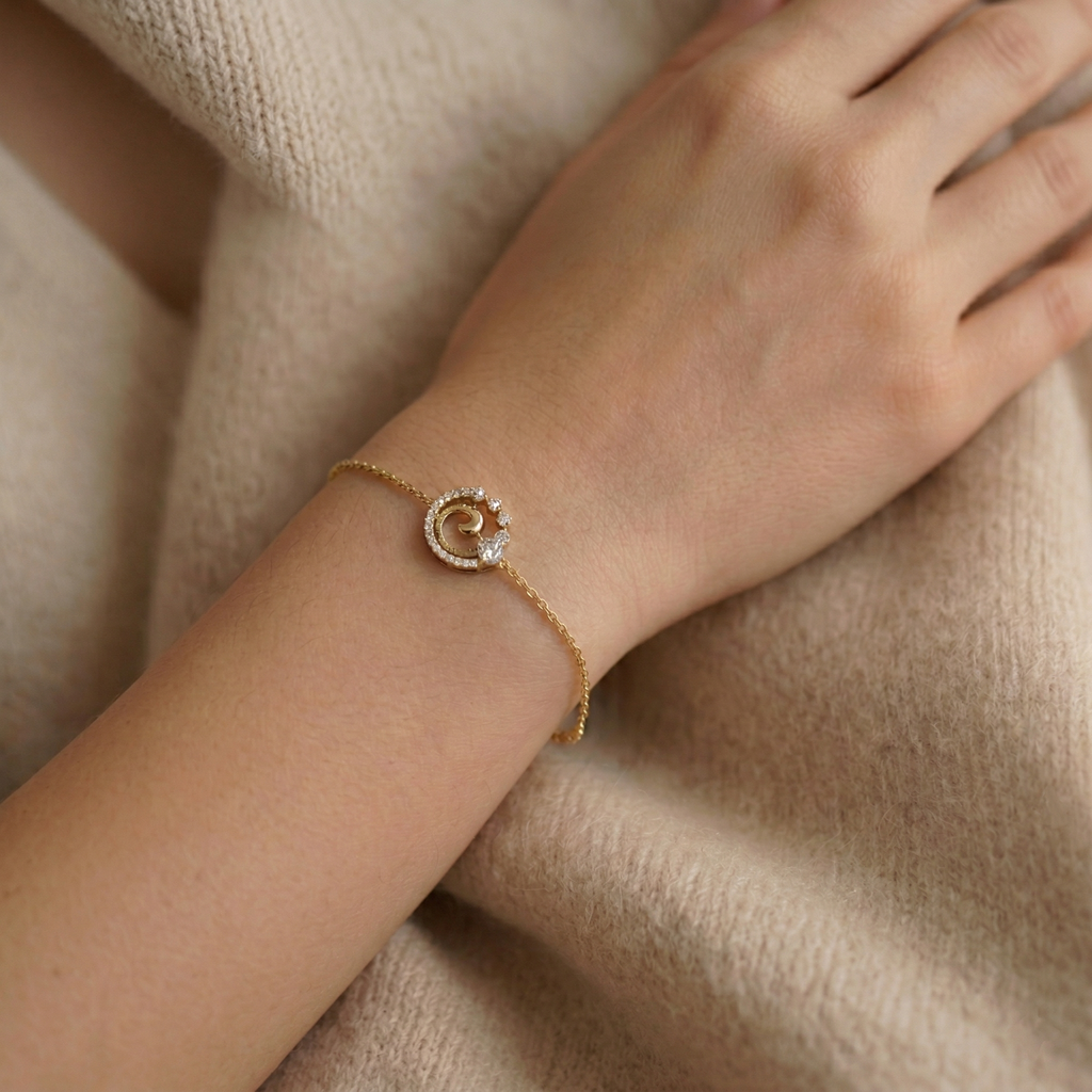 The Glint Curve Bracelet - Lab Grown Diamonds