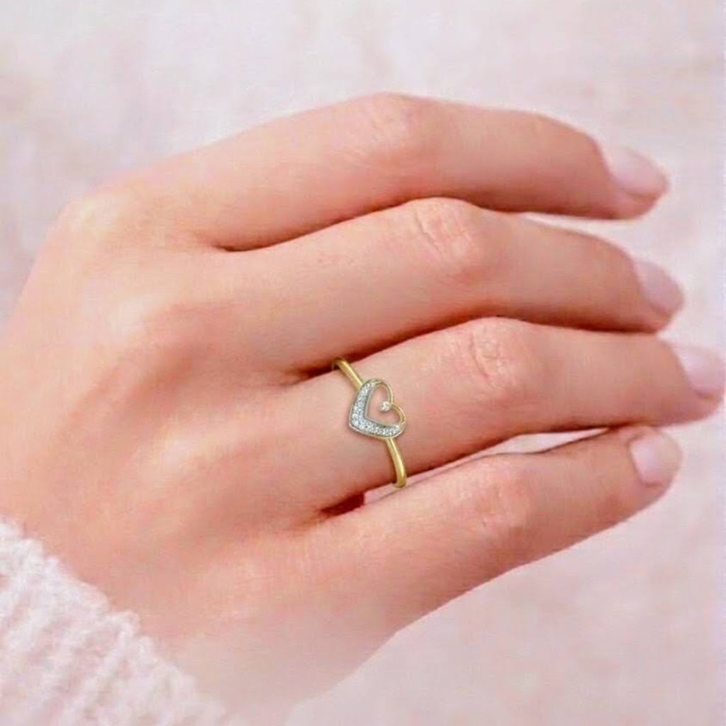The Amora Heart Ring - Lab Grown Diamonds