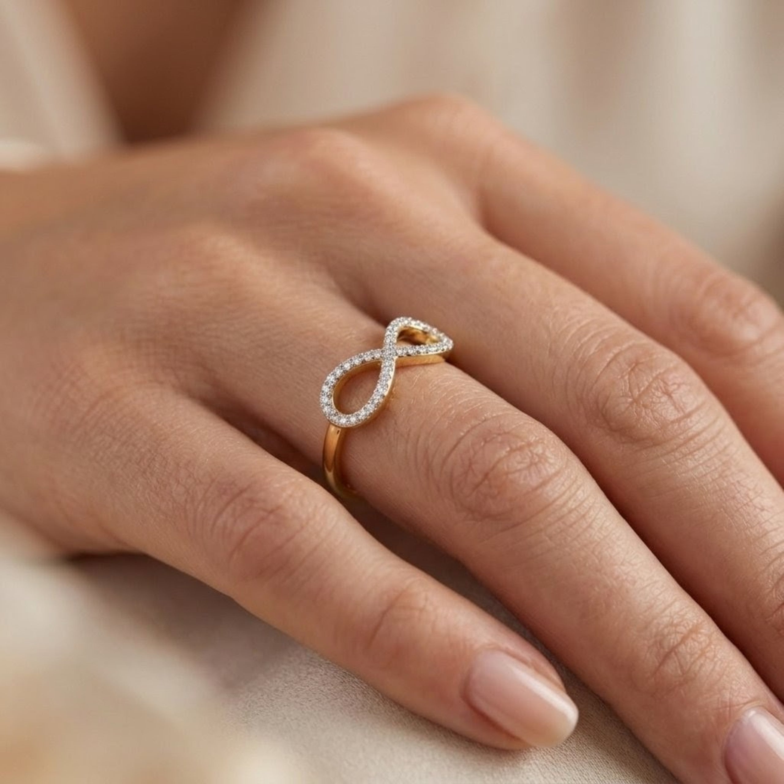 The Veloria Infinity Ring - Lab Grown Diamonds